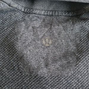 Preowned Lululemon Metal Vent Polo M Charcoal